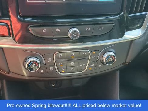 Used 2019 Chevrolet Traverse LT FWD image 32