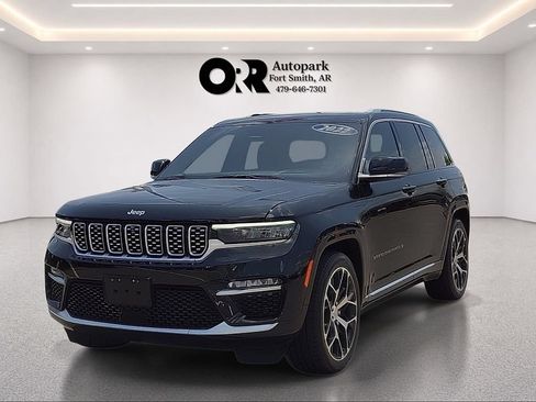 Used 2022 Jeep Grand Cherokee Summit AWD/4WD image 2