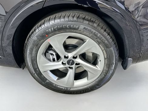Certified 2026 Genesis GV70 2.5T Advanced AWD/4WD image 23