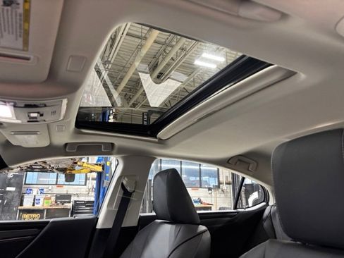 Used 2023 Lexus ES 350 w/ Premium Package image 23