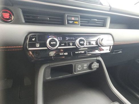 Used 2025 Honda Pilot Sport image 34