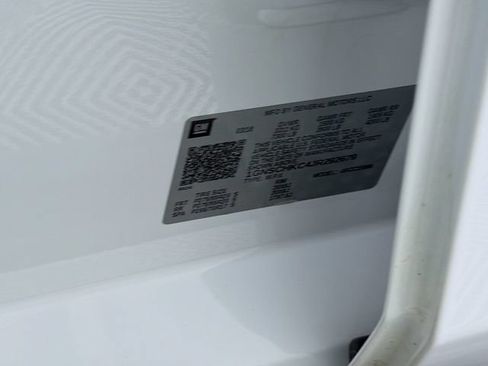 Used 2018 Chevrolet Suburban LT RWD image 34
