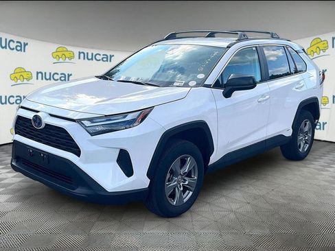 Used 2024 Toyota RAV4 LE AWD/4WD image 3