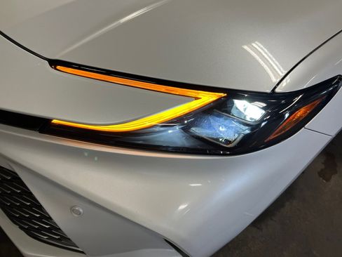 Used 2025 Toyota Camry XLE image 30