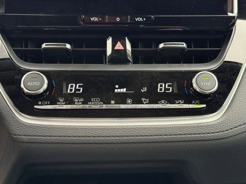 Used 2026 Toyota Corolla Cross XLE image 32