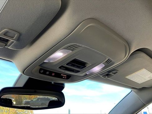 Used 2022 Buick Envision Preferred image 25