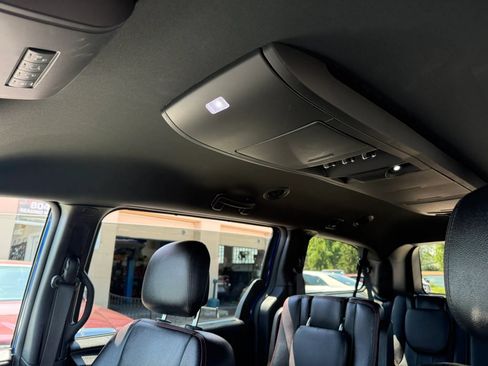 Used 2019 Dodge Grand Caravan GT FWD image 15