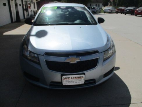 Used 2011 Chevrolet Cruze LS image 3