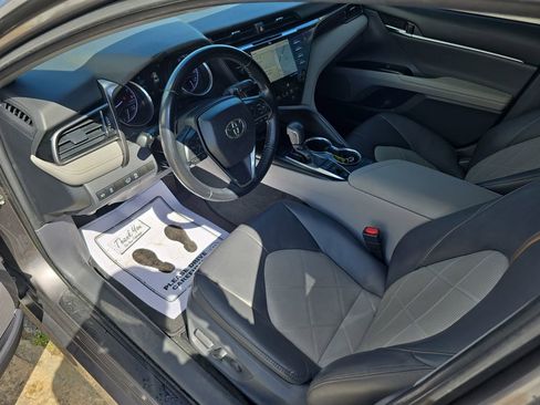 Used 2019 Toyota Camry XLE w/ Navigation Package image 13