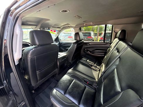 Used 2019 Chevrolet Suburban LT image 11