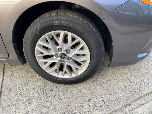 Used 2016 Toyota Camry LE image 24