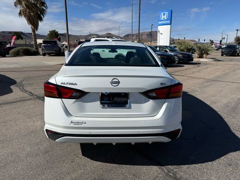 Used 2024 Nissan Altima 2.5 SV image 7