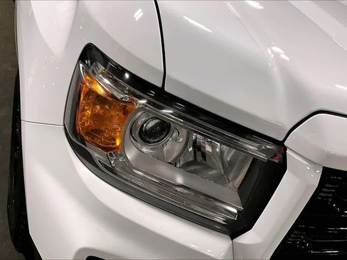 Used 2022 GMC Canyon Elevation Standard w/ Convenience Package AWD/4WD image 28