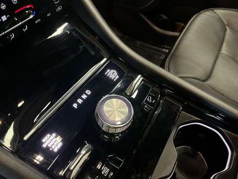 Used 2023 Jeep Grand Cherokee Overland image 24