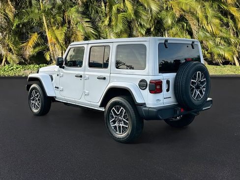 Used 2026 Jeep Wrangler Sahara image 7
