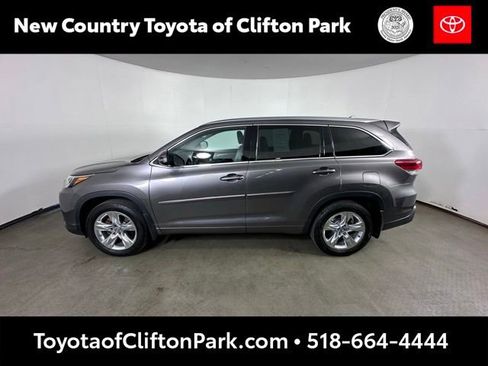 Used 2018 Toyota Highlander Limited AWD/4WD image 6