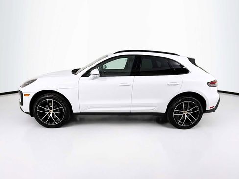 New 2026 Porsche Macan image 2