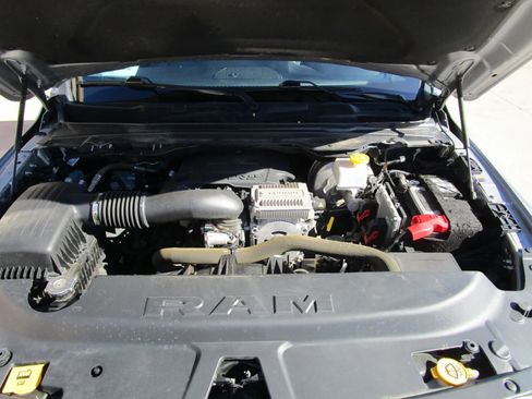 Used 2022 RAM 1500 Big Horn AWD/4WD image 40