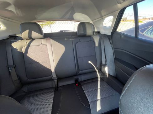 Used 2025 Chevrolet Trax LT image 35