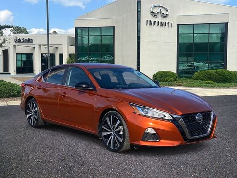 Used 2020 Nissan Altima 2.5 SR w/ Premium Package image 1
