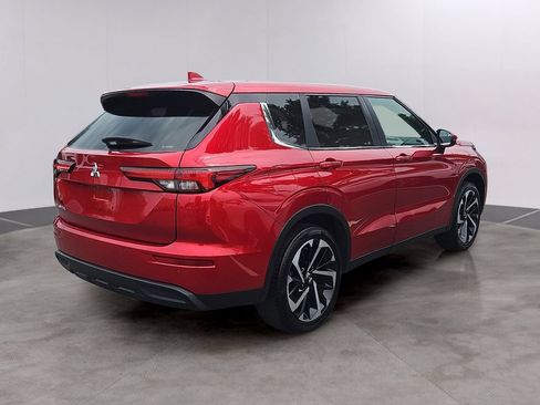 Used 2022 Mitsubishi Outlander ES AWD/4WD image 4