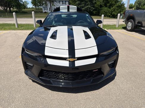 Used 2016 Chevrolet Camaro SS RWD image 5