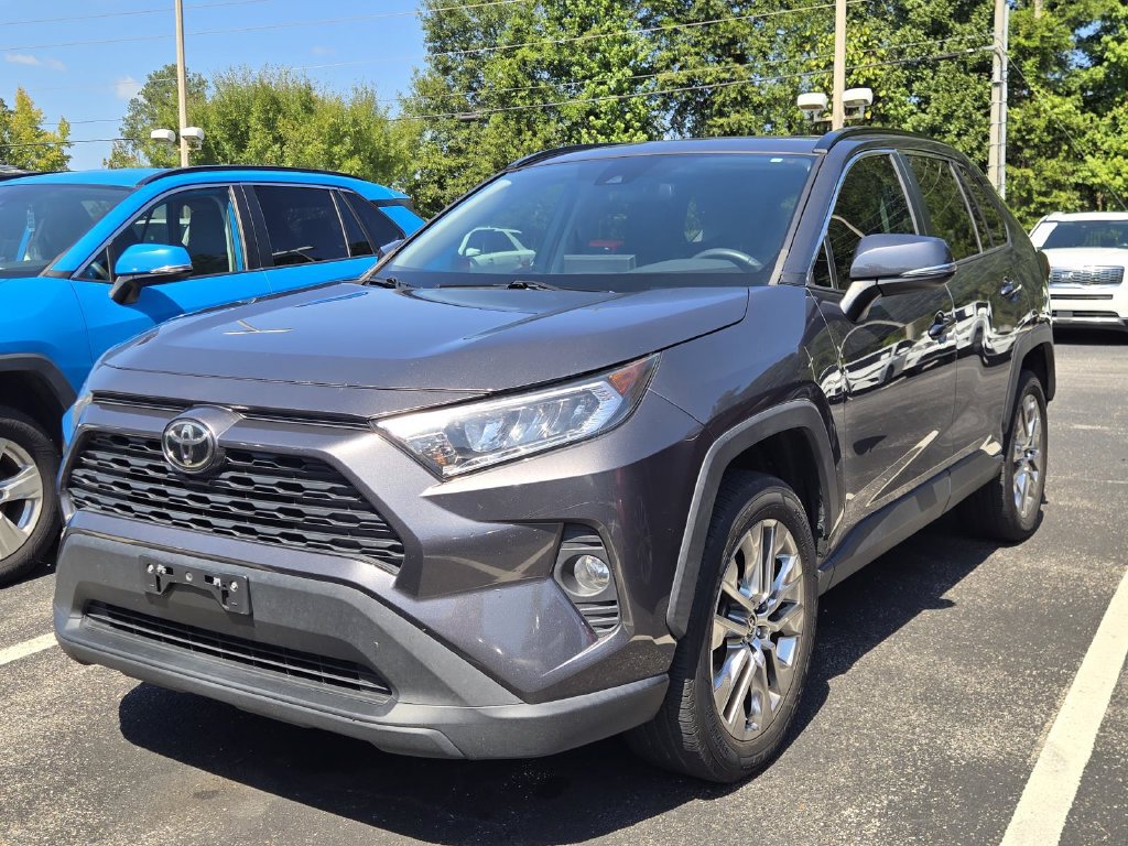 Used 2021 Toyota RAV4 XLE Premium FWD image 3
