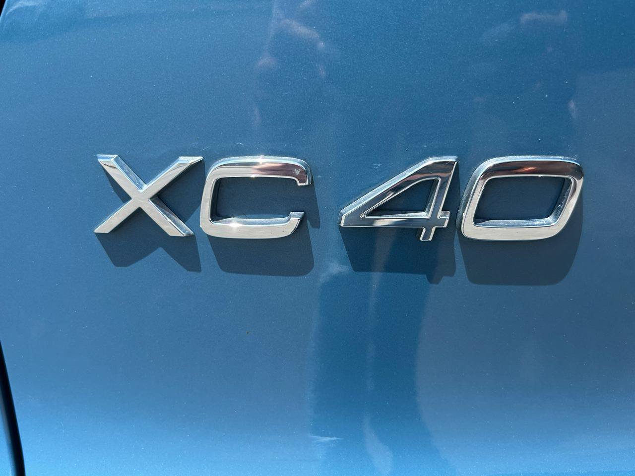 Used 2023 Volvo XC40 B5 Plus w/ Driver Assist Package AWD/4WD image 40