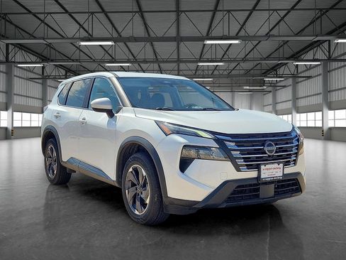 Used 2024 Nissan Rogue SV image 6