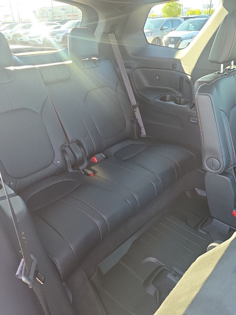 Used 2025 Honda Pilot TrailSport image 30