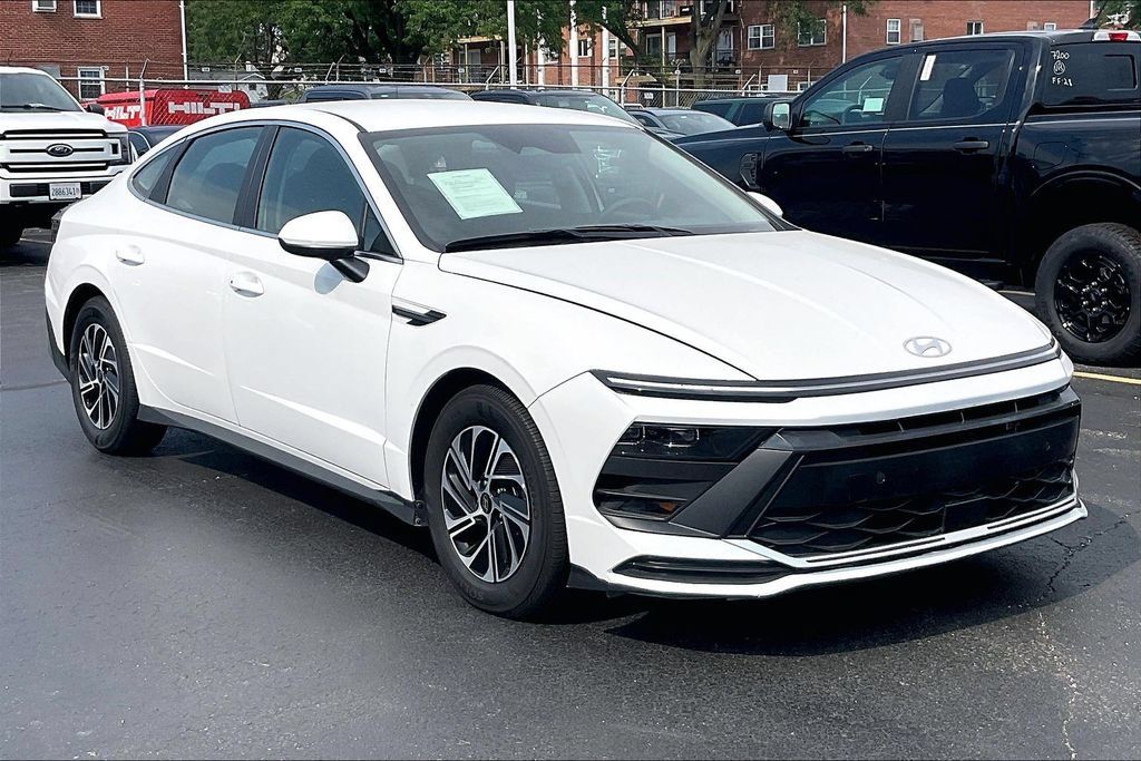Used 2026 Hyundai Sonata Blue FWD image 33