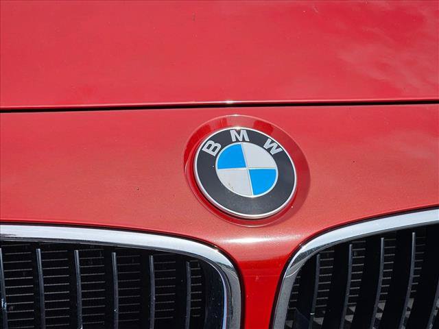 Used 2018 BMW 320i xDrive Sedan w/ Convenience Package AWD/4WD image 4