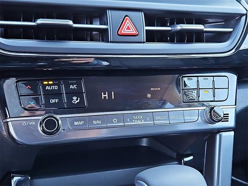 Certified 2025 Kia Seltos S image 17