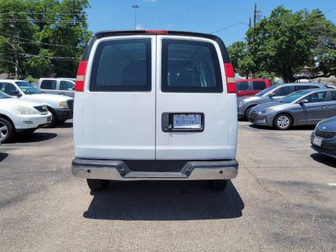 Used 2014 Chevrolet Express 3500 Extended image 30