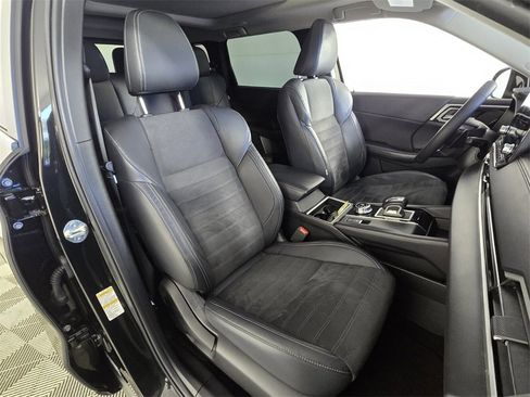 Used 2023 Mitsubishi Outlander SE image 18