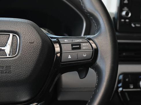 Used 2025 Honda Pilot EX-L image 26