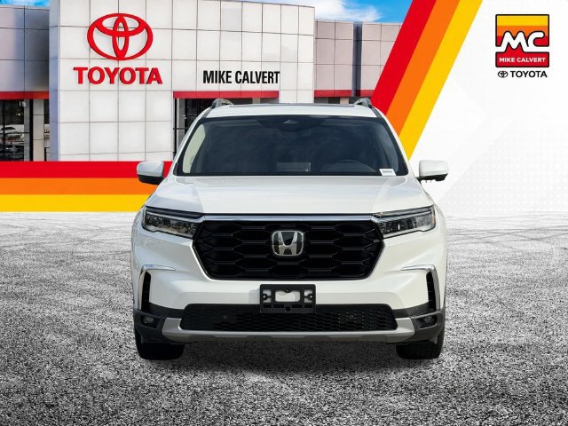 Used 2023 Honda Pilot Touring image 3