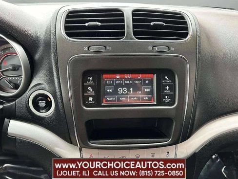 Used 2020 Dodge Journey SE image 47