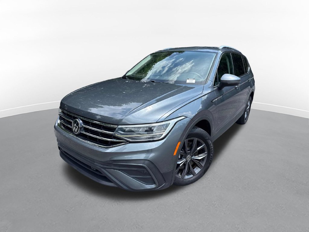 Used 2023 Volkswagen Tiguan SE FWD image 2