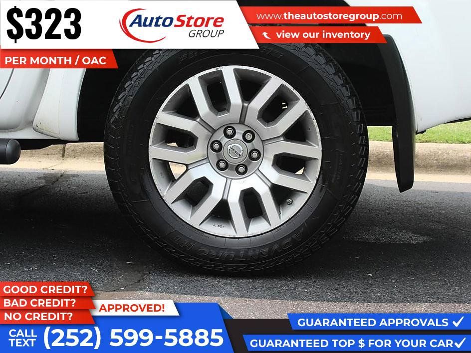 Used 2011 Nissan Frontier SL w/ Moonroof Pkg AWD/4WD image 9