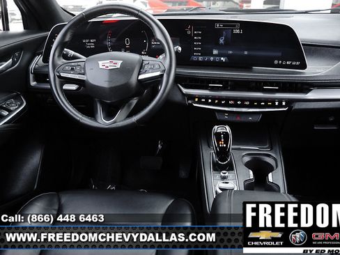 Used 2025 Cadillac XT4 Premium Luxury image 13