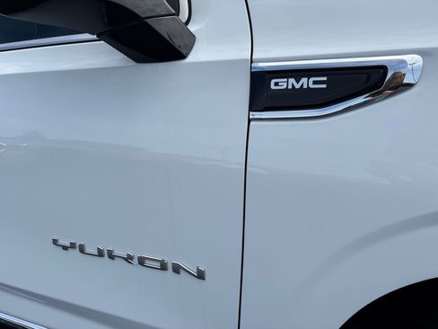 Used 2023 GMC Yukon SLT AWD/4WD image 34