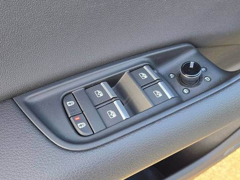 Used 2019 Audi Q8 Prestige w/ Towing Package image 32