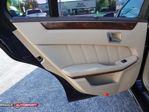 Used 2011 Mercedes-Benz E 350 4MATIC Wagon image 22