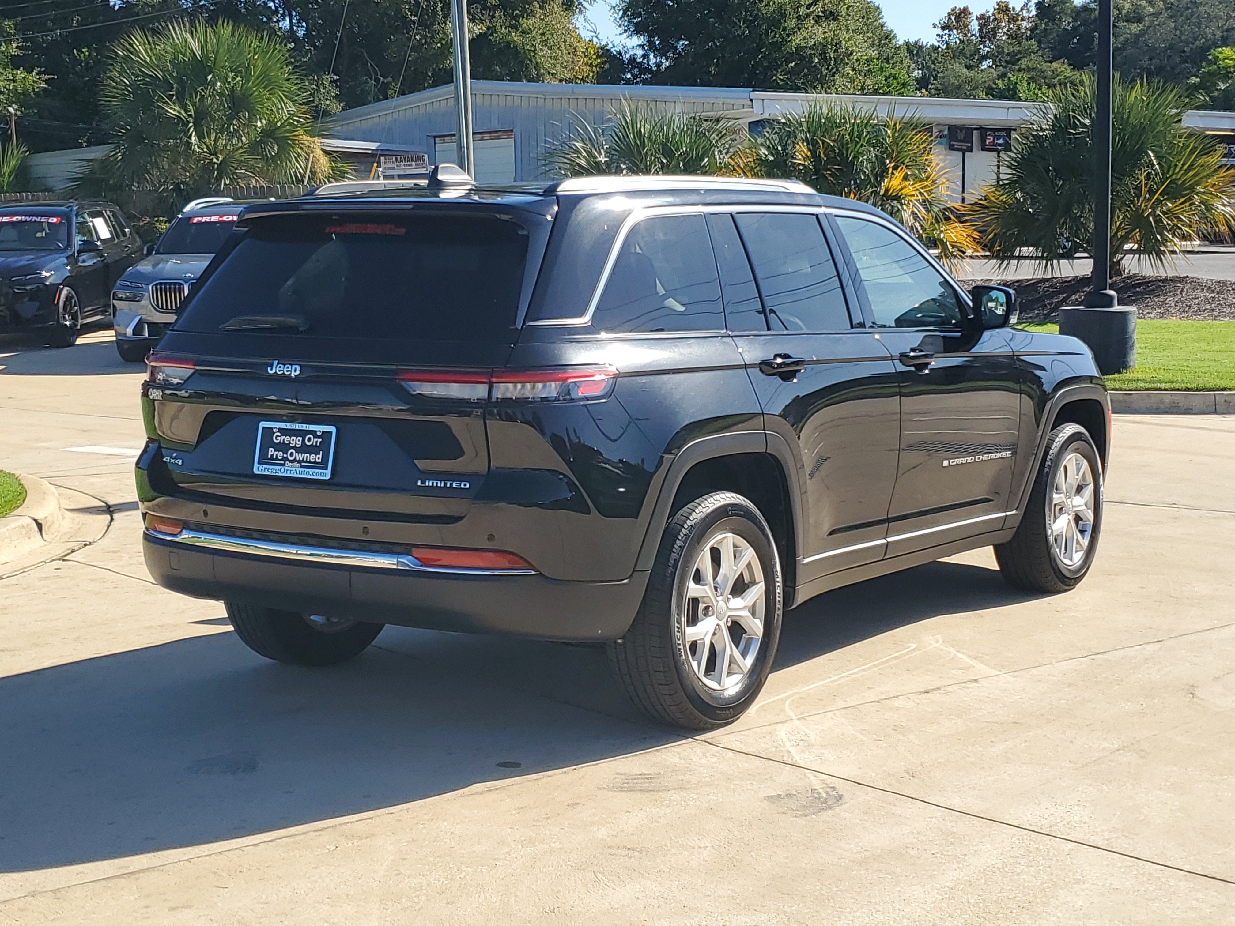 Used 2023 Jeep Grand Cherokee Limited AWD/4WD image 10