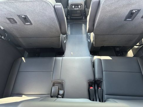Used 2024 GMC Acadia Denali w/ Super Cruise Package FWD image 32