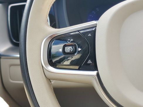 Certified 2024 Volvo XC60 B5 Core w/ Protection Package Premier AWD/4WD image 20