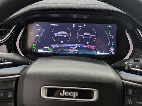 Used 2023 Jeep Grand Cherokee Trailhawk image 35