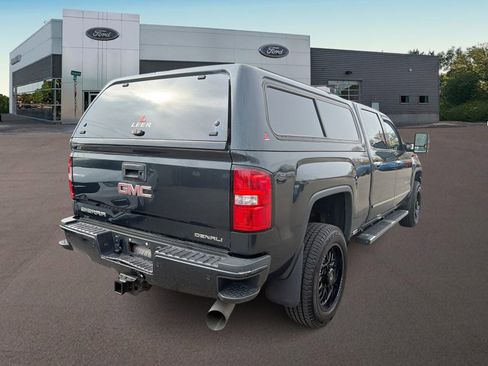Used 2018 GMC Sierra 2500 Denali w/ Duramax Plus Package AWD/4WD image 9