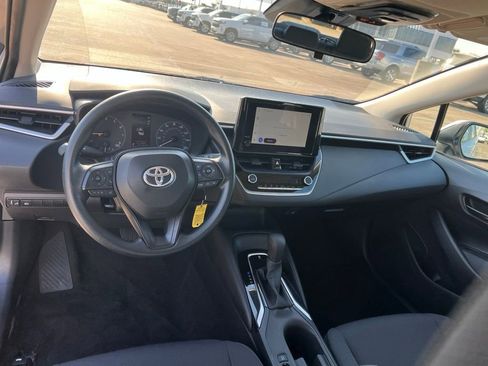 Used 2025 Toyota Corolla LE FWD image 15